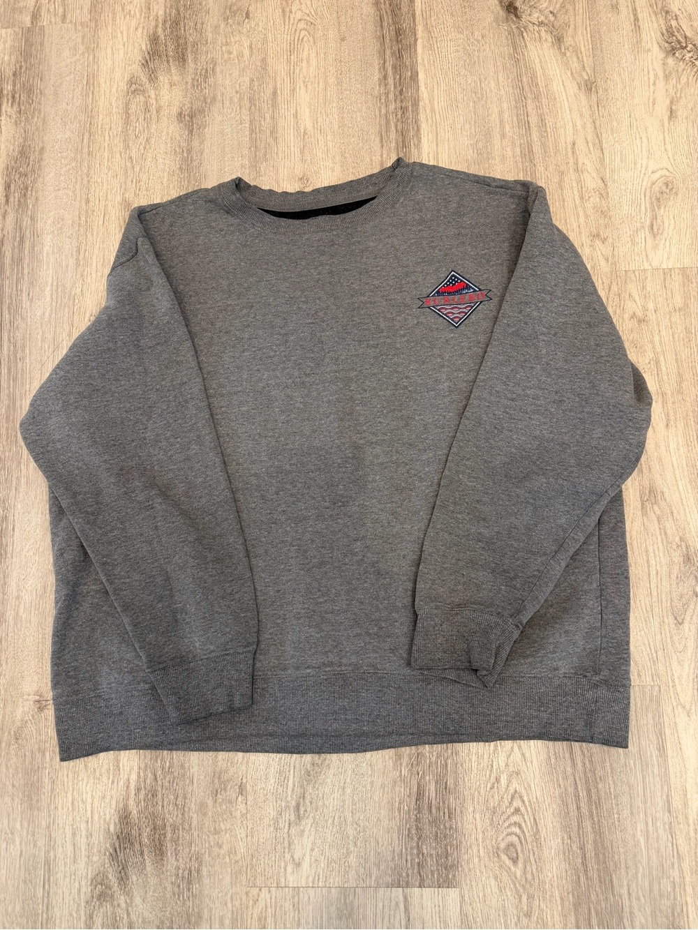 Burlebo XL Gray Mountain Graphic Crewneck Sweatshirt Find Your Wild